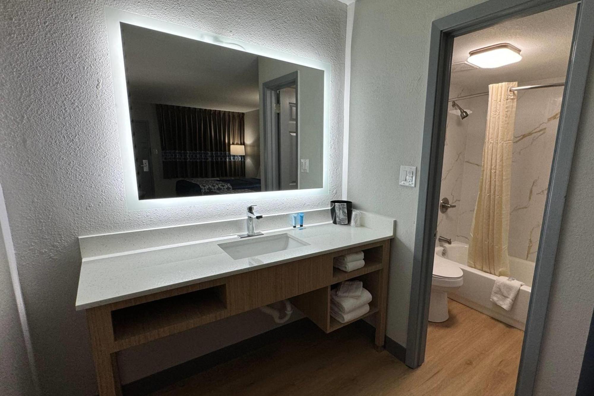 Travelodge By Wyndham Gainesville Kültér fotó